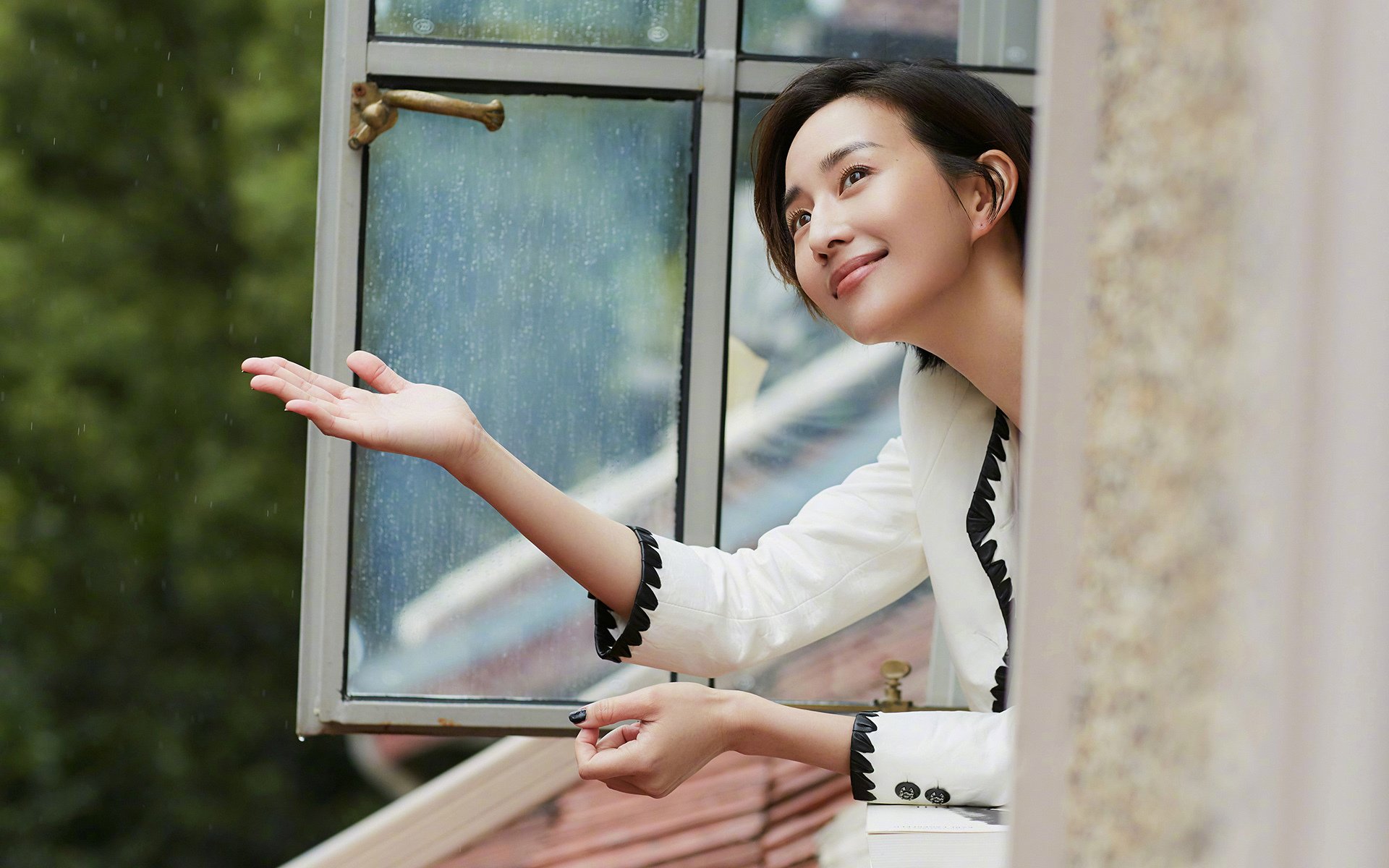 开云体育APP下载-减速入弯，赛车手的选择与最后一圈的逆袭